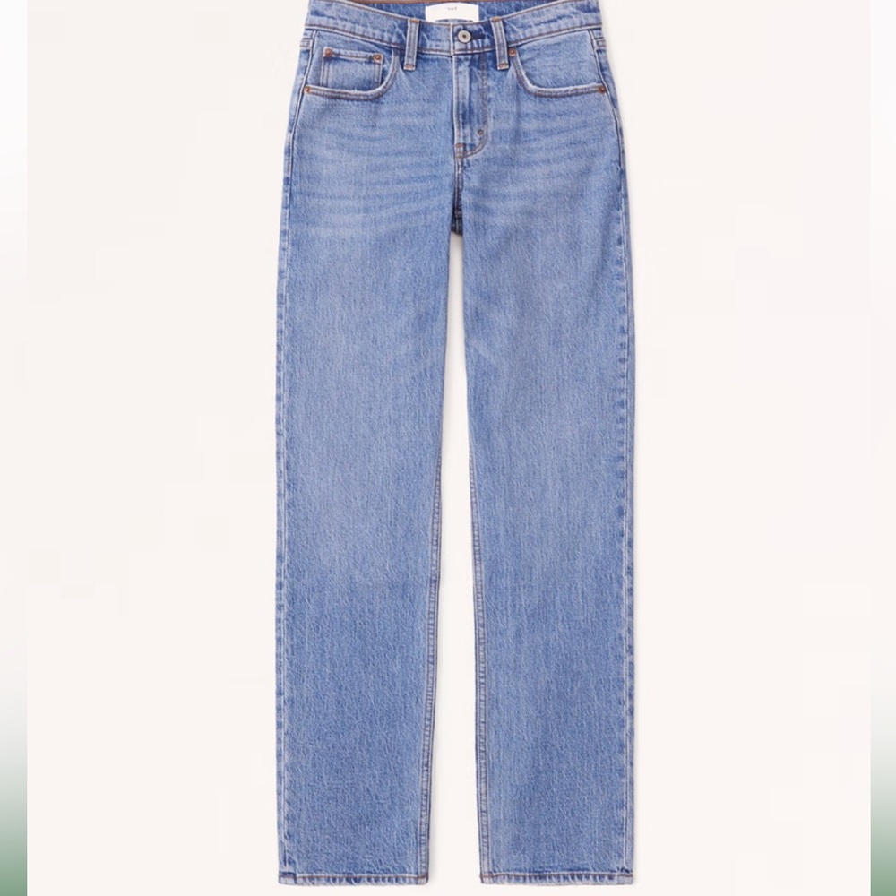 Mid Rise 90s Straight Jean